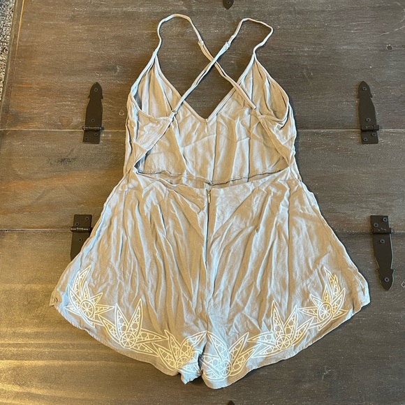 Backless Romper - Picture 2 of 2